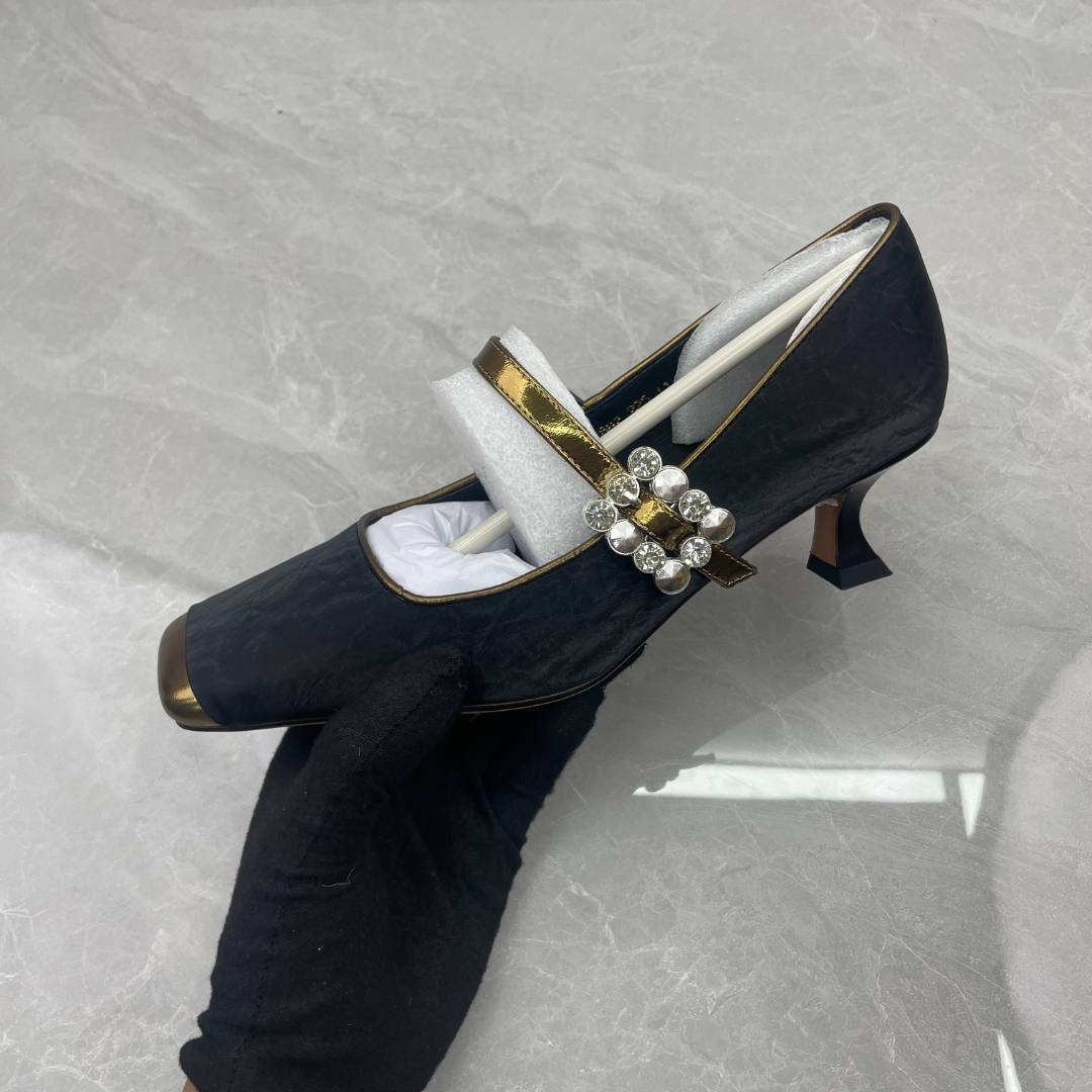 单鞋女（牛皮）43439-7882 （孤品）f区37码