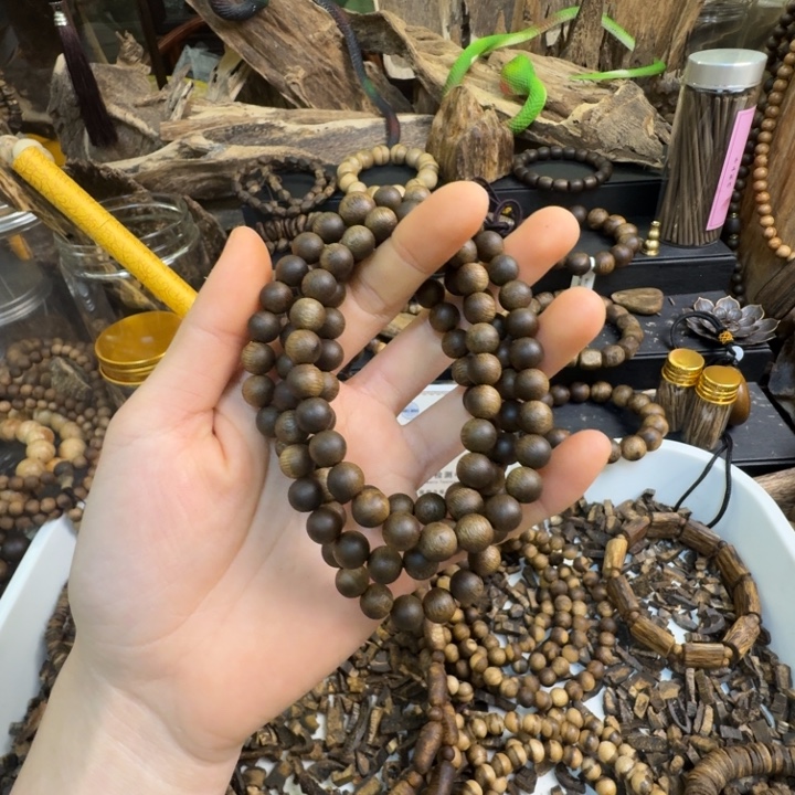 快***生沉香沉香碎屑海南莺歌绿0.8大26克➕沉香碎屑多样性