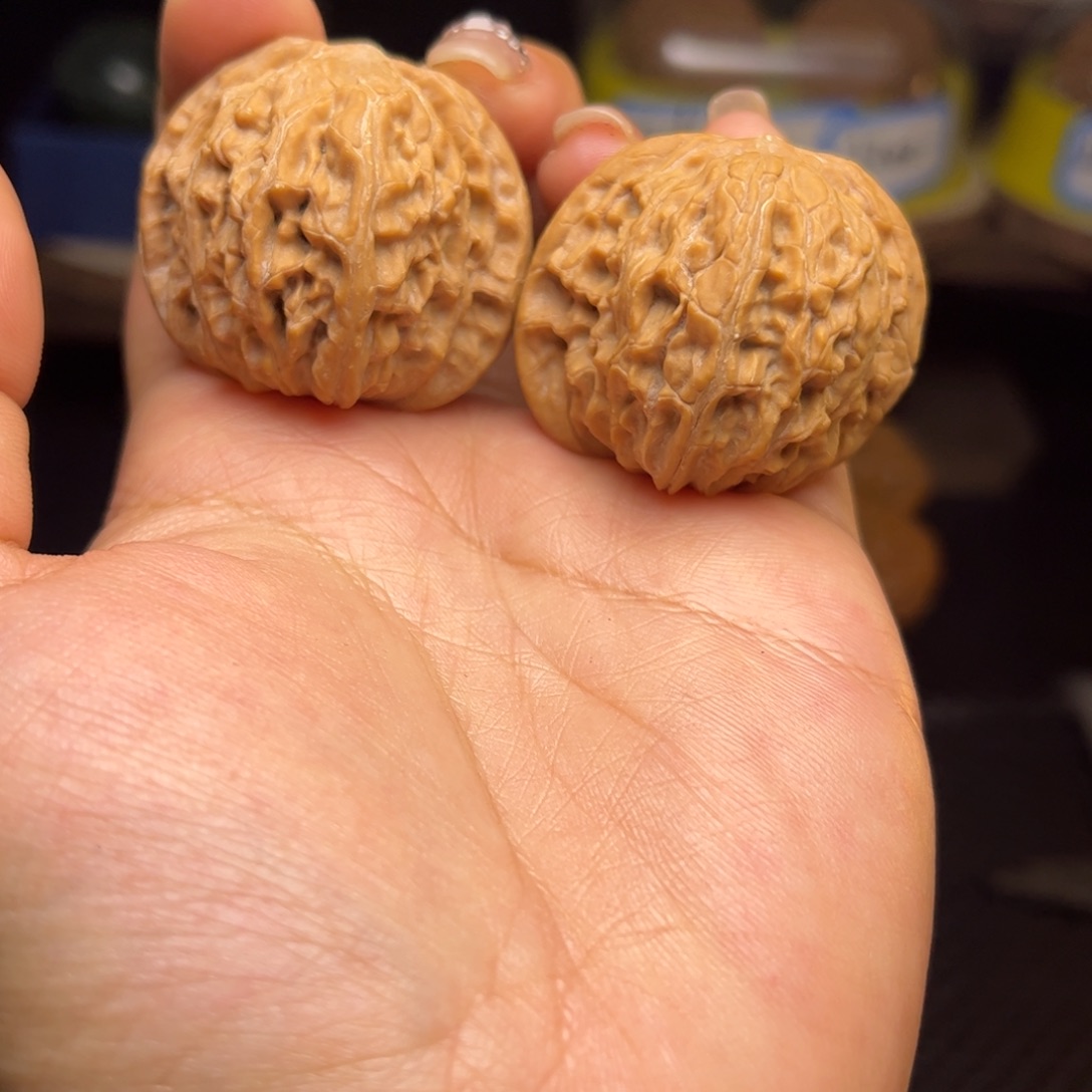 文玩核桃把件（010）山地磨盘尺寸37，全品无修