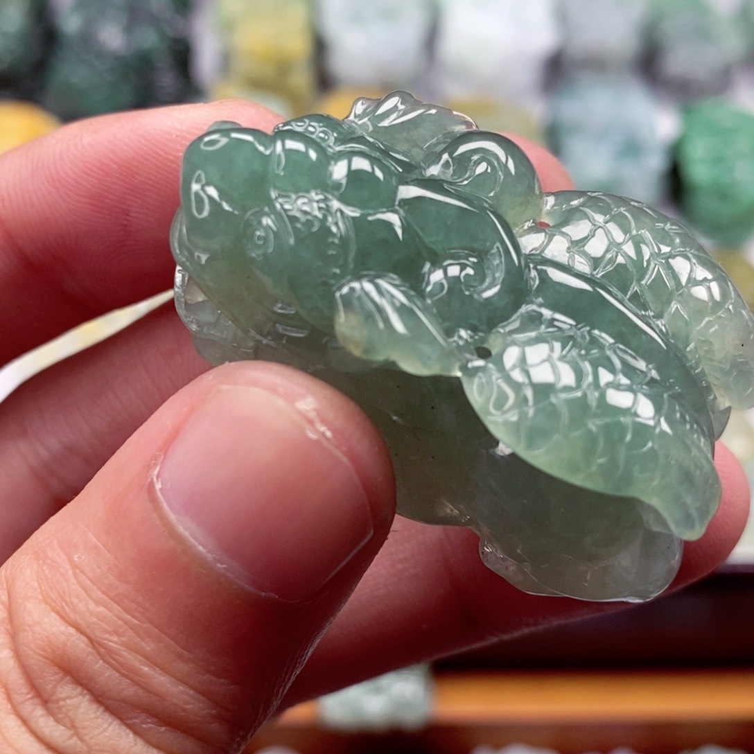 翡翠颈饰未镶嵌翡翠