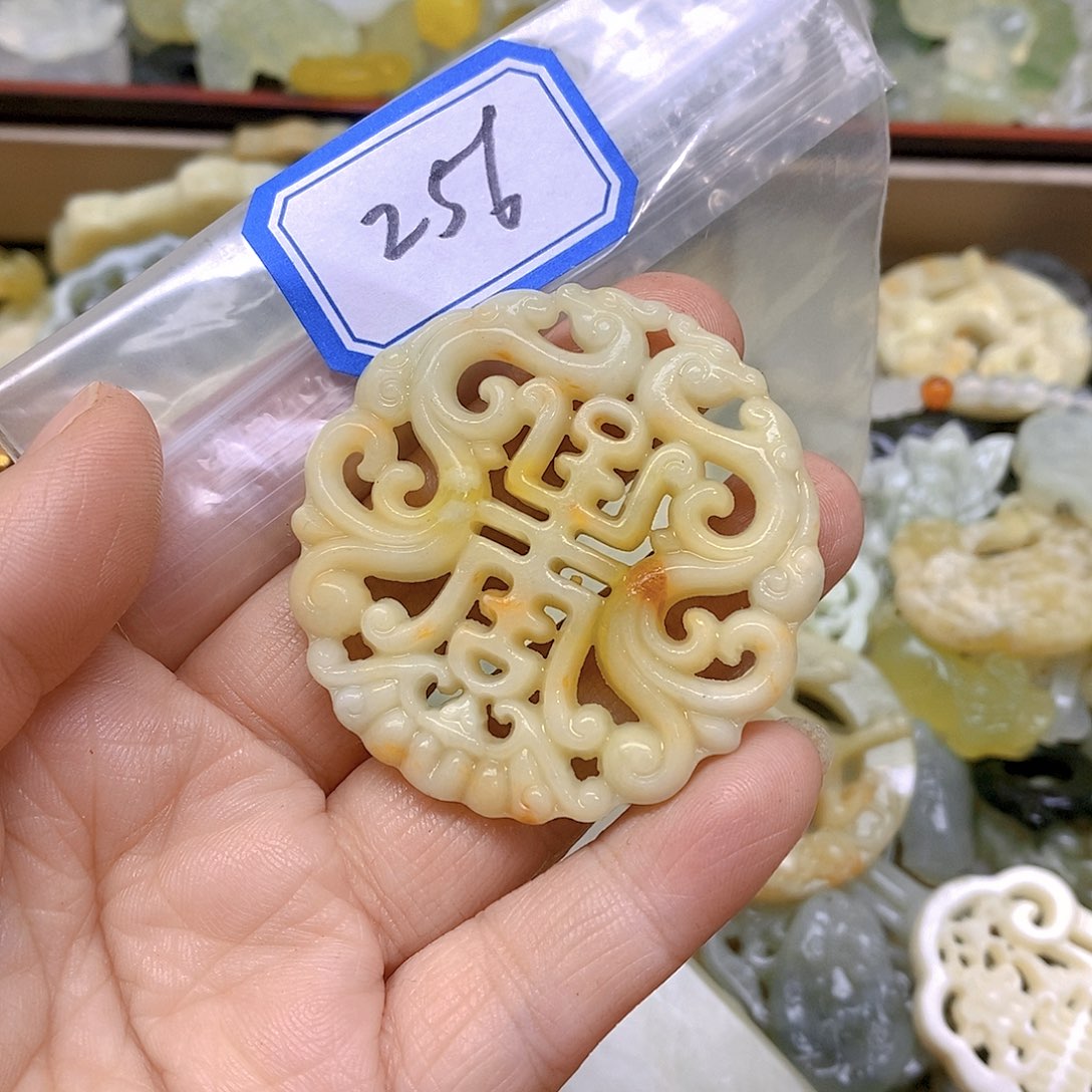 蛇纹石玉未镶嵌颈饰256