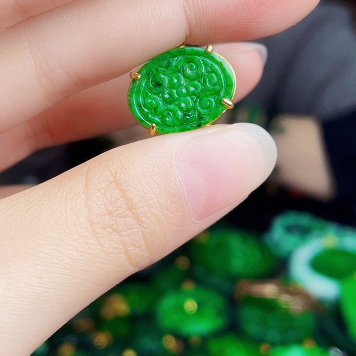 翡翠银S925镶嵌颈饰多样性