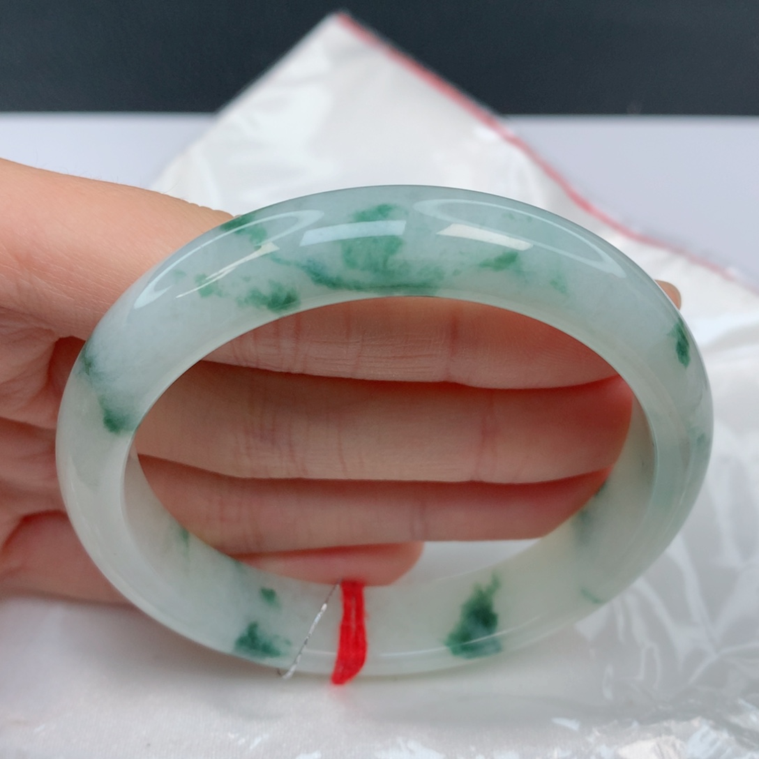 翡翠手镯未镶嵌55.6正圈