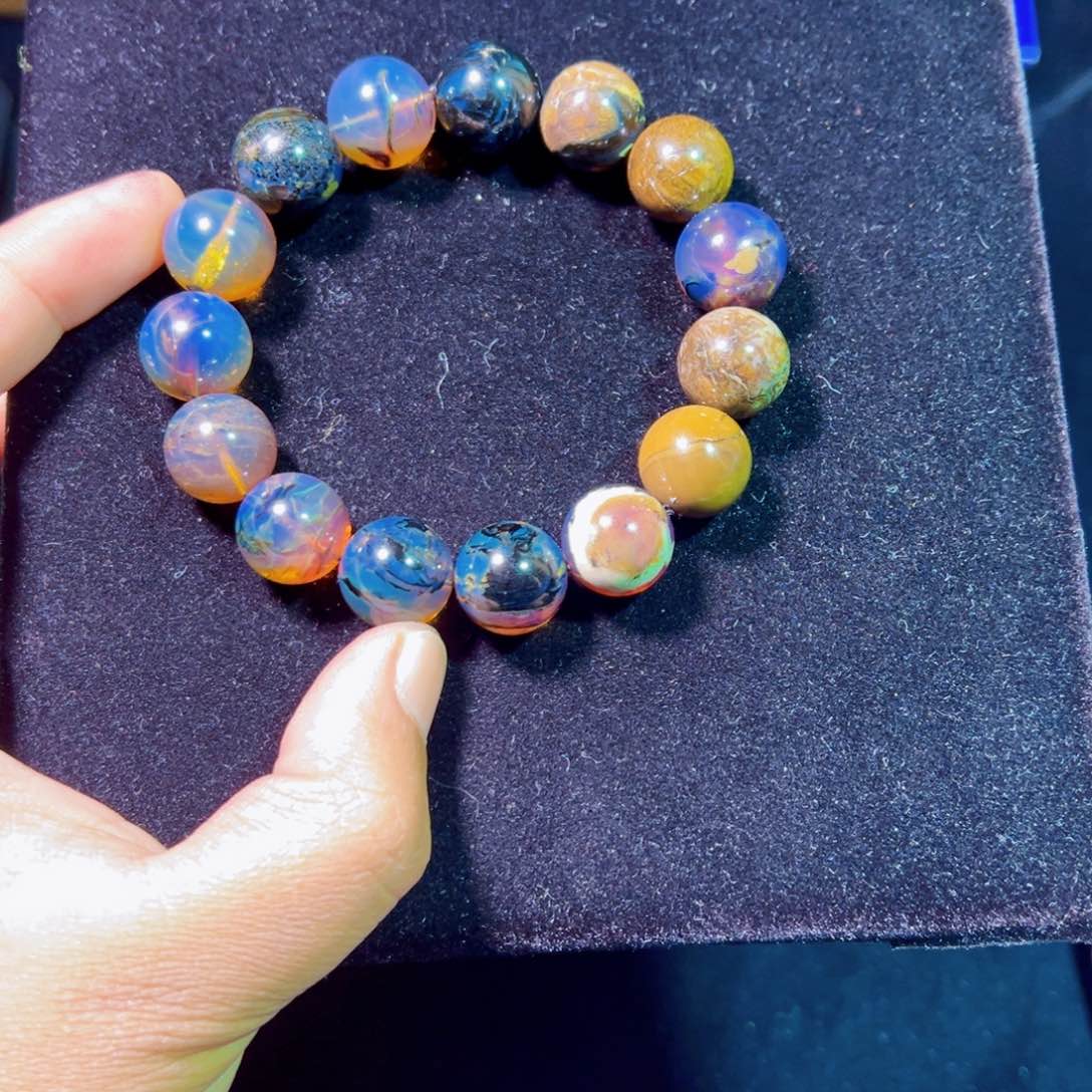 琥珀裸石未镶嵌琥珀