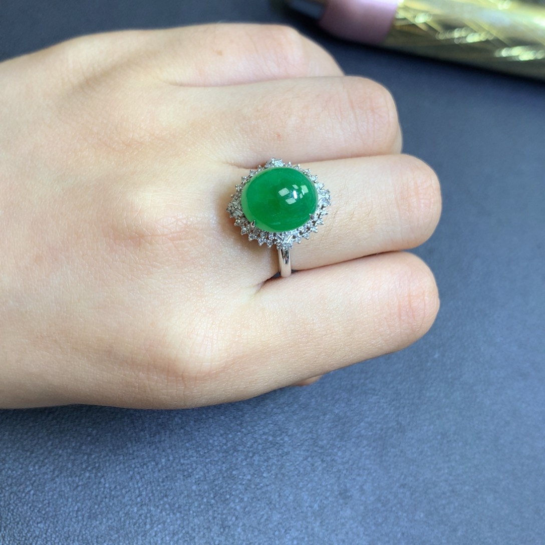 翡翠颈饰18K金镶嵌翡翠