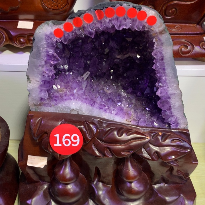 织绣乌拉圭紫水晶