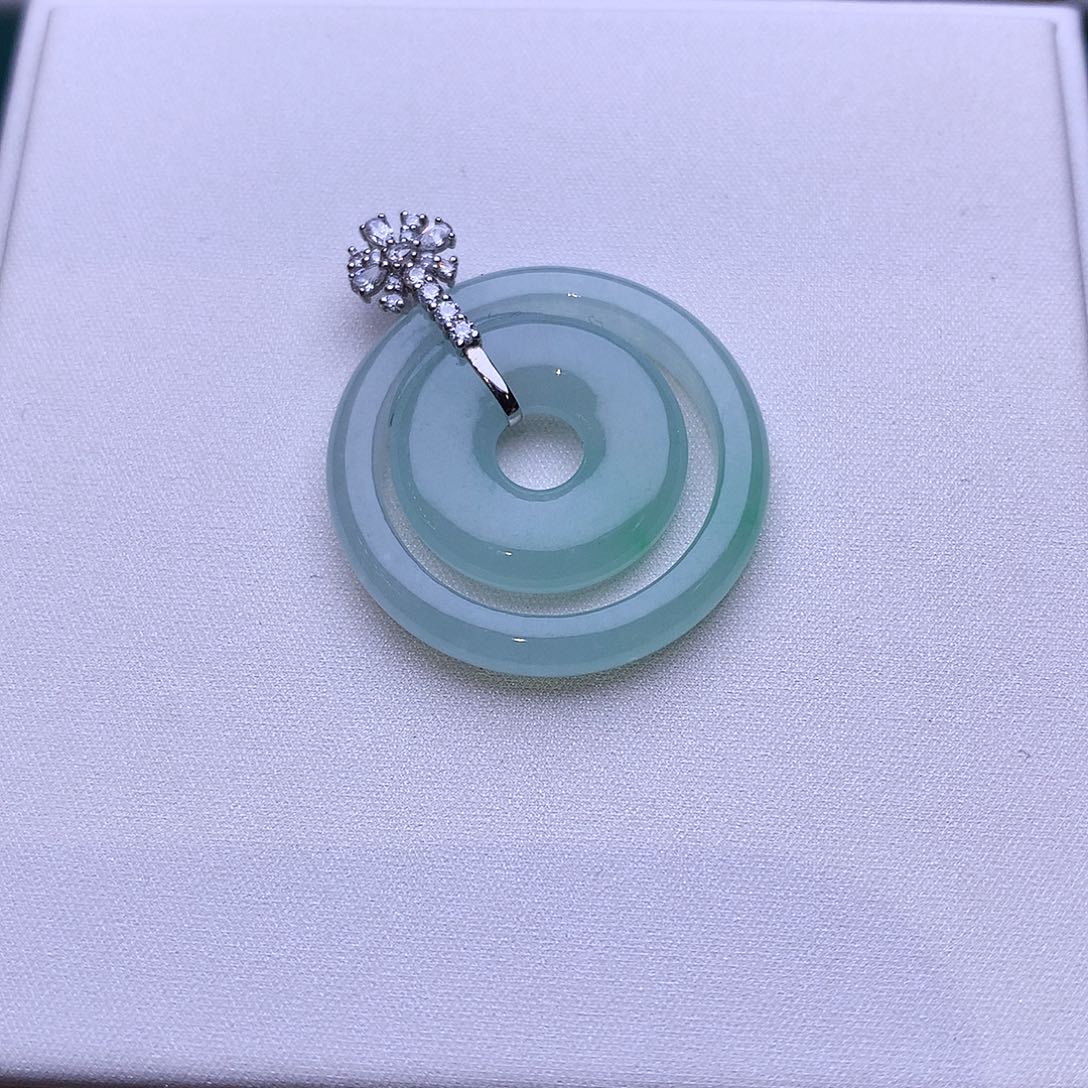 翡翠18K金镶嵌颈饰卡25