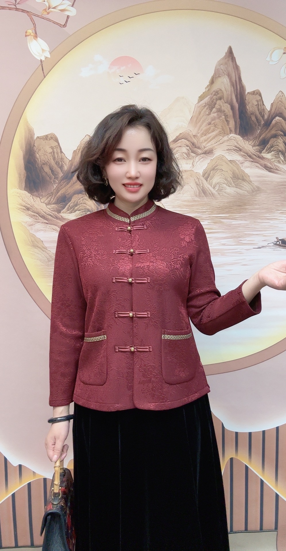中老年复古盘扣提花立领上衣春秋新中式气质妈妈装显瘦外套红色
