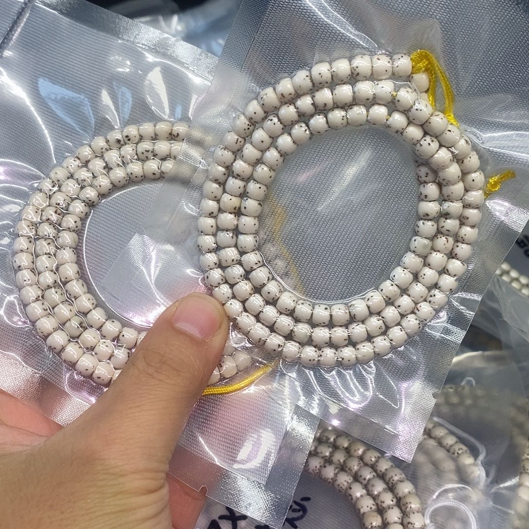 星月菩提手串65瓷白