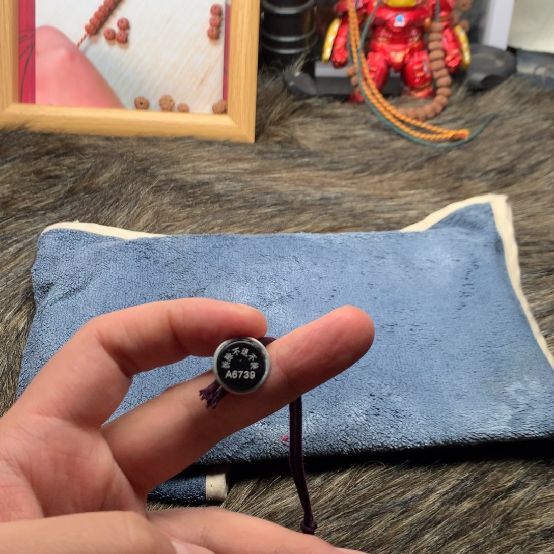 晚***空金刚菩提吊坠老树王毕业级