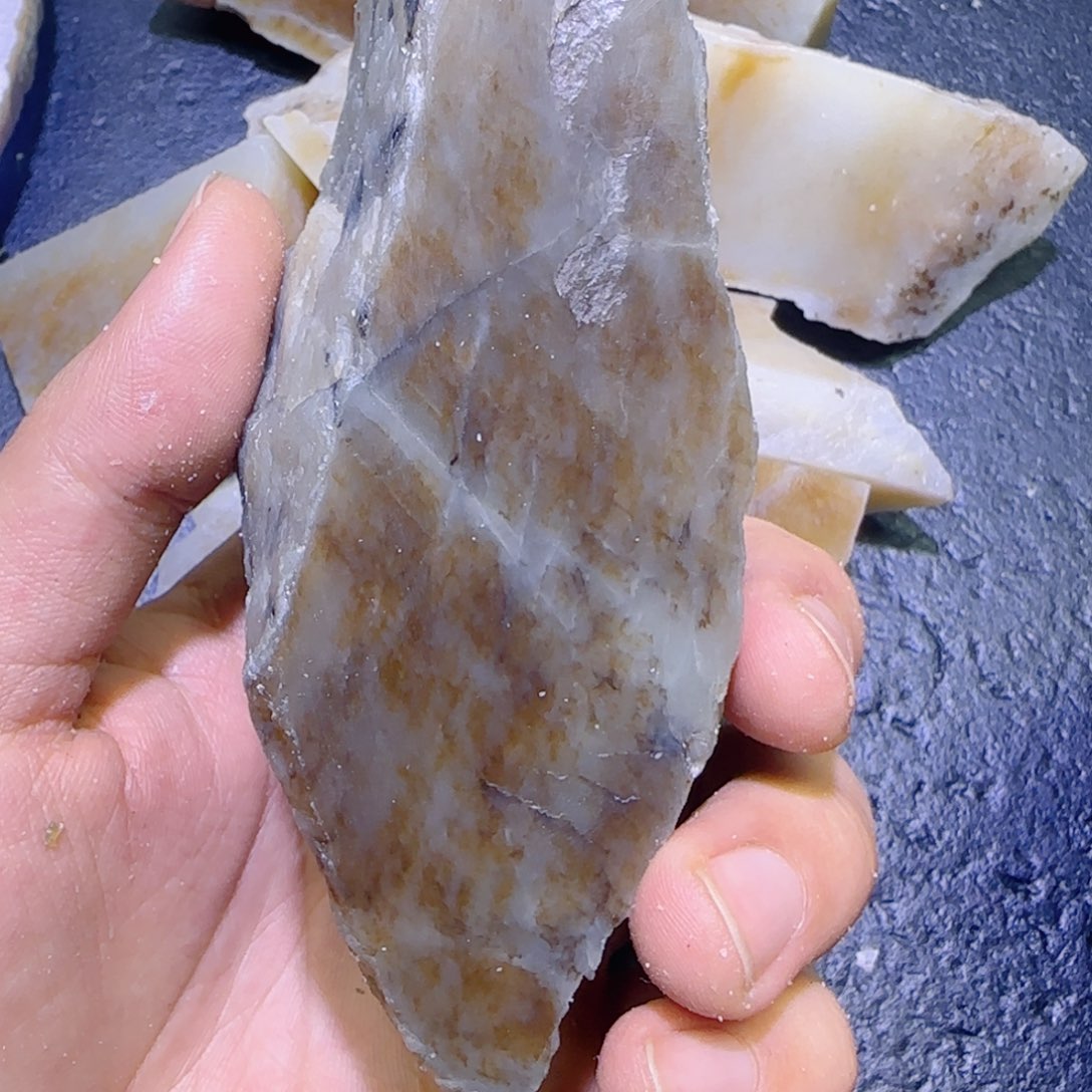 和田玉未镶嵌珠宝半成品