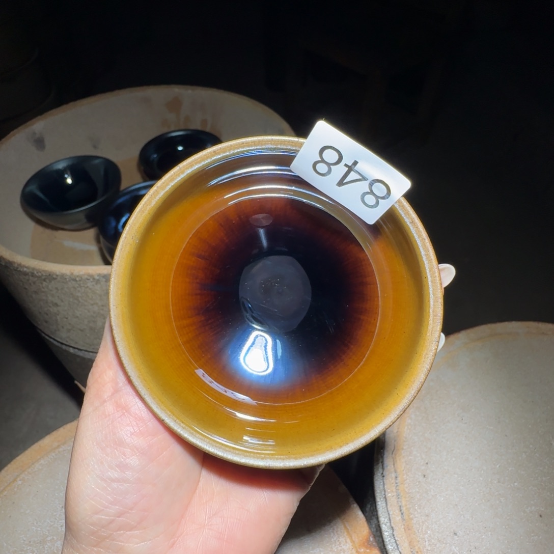 茶盏玲珑茶香中蕴含一