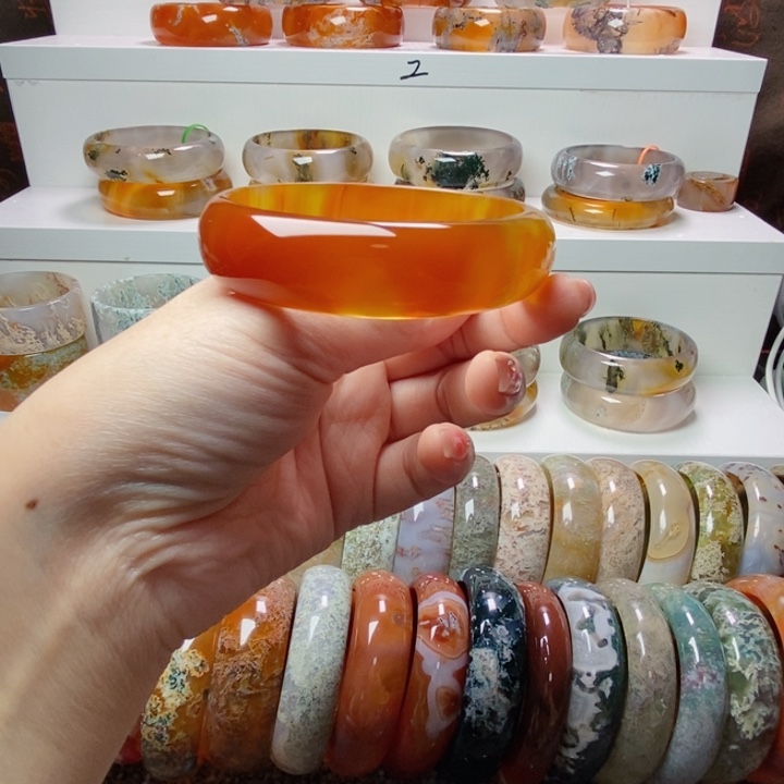 玛瑙/玉髓手镯未镶嵌62