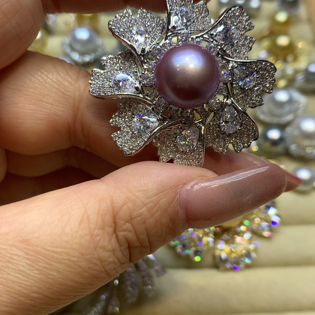 未镶嵌胸饰淡水珍珠