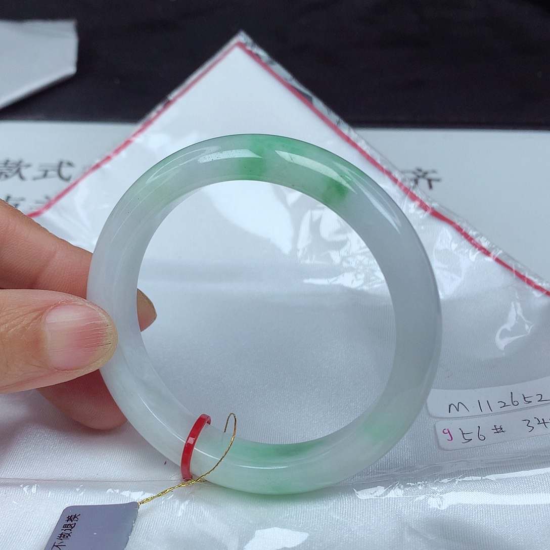 翡翠手镯未镶嵌56圈2652