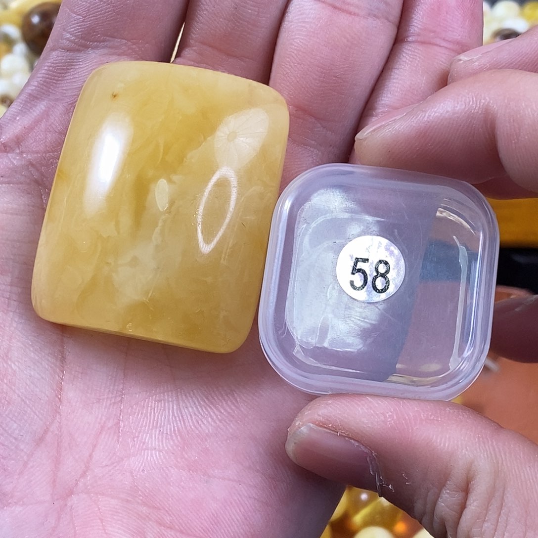 琥珀裸石未镶嵌微瑕