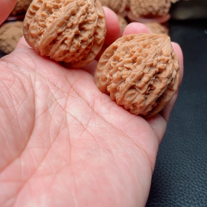 文玩核桃把件40全品牡丹纹