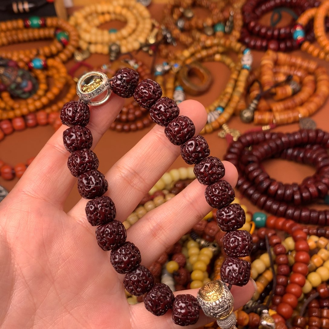 藏传串串串串串串菩提