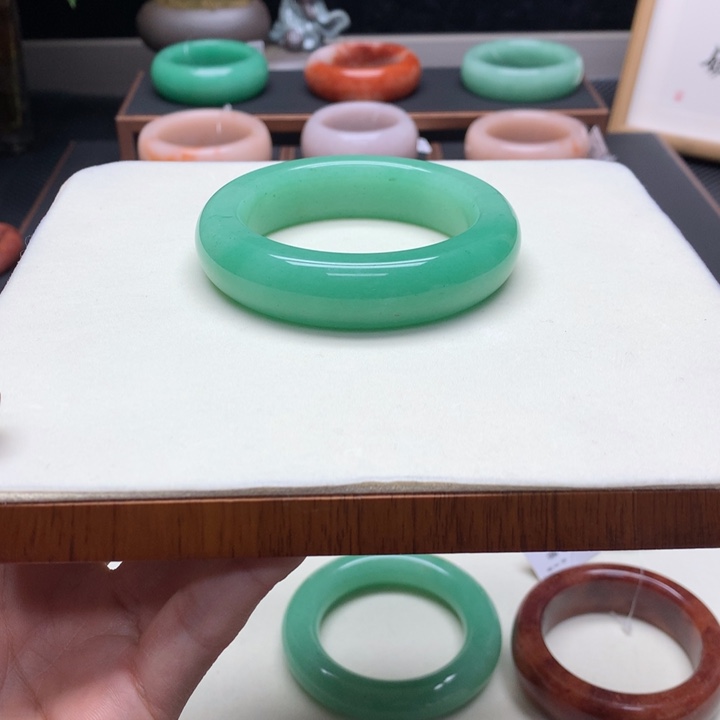 杨***亿石英质玉（非洲翠）合金佘太翠