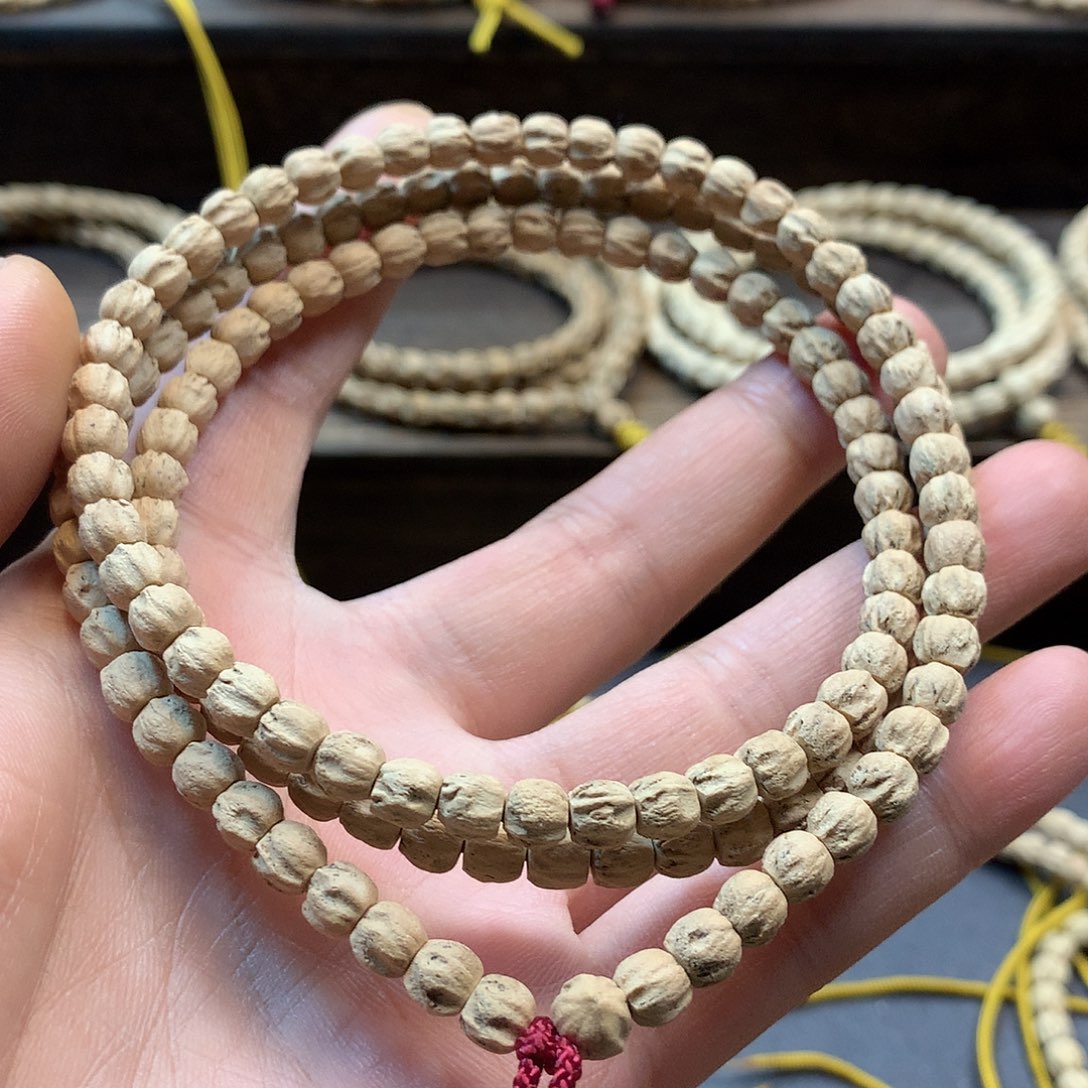 柏香籽/百香籽吊坠粉皮红油方块顺