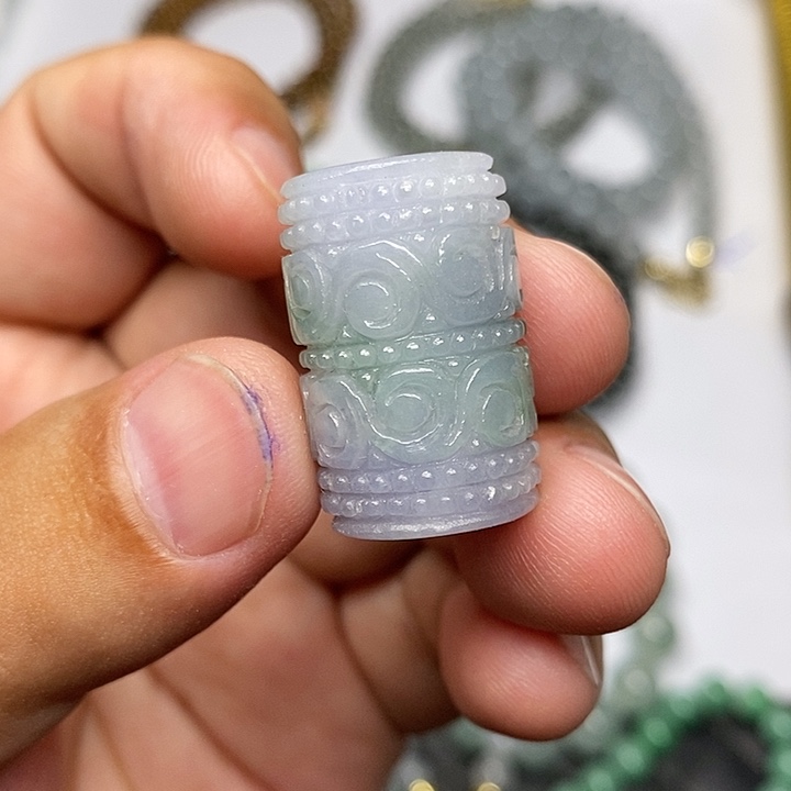 定制翡翠未镶嵌毛货需要抛光，请慎拍