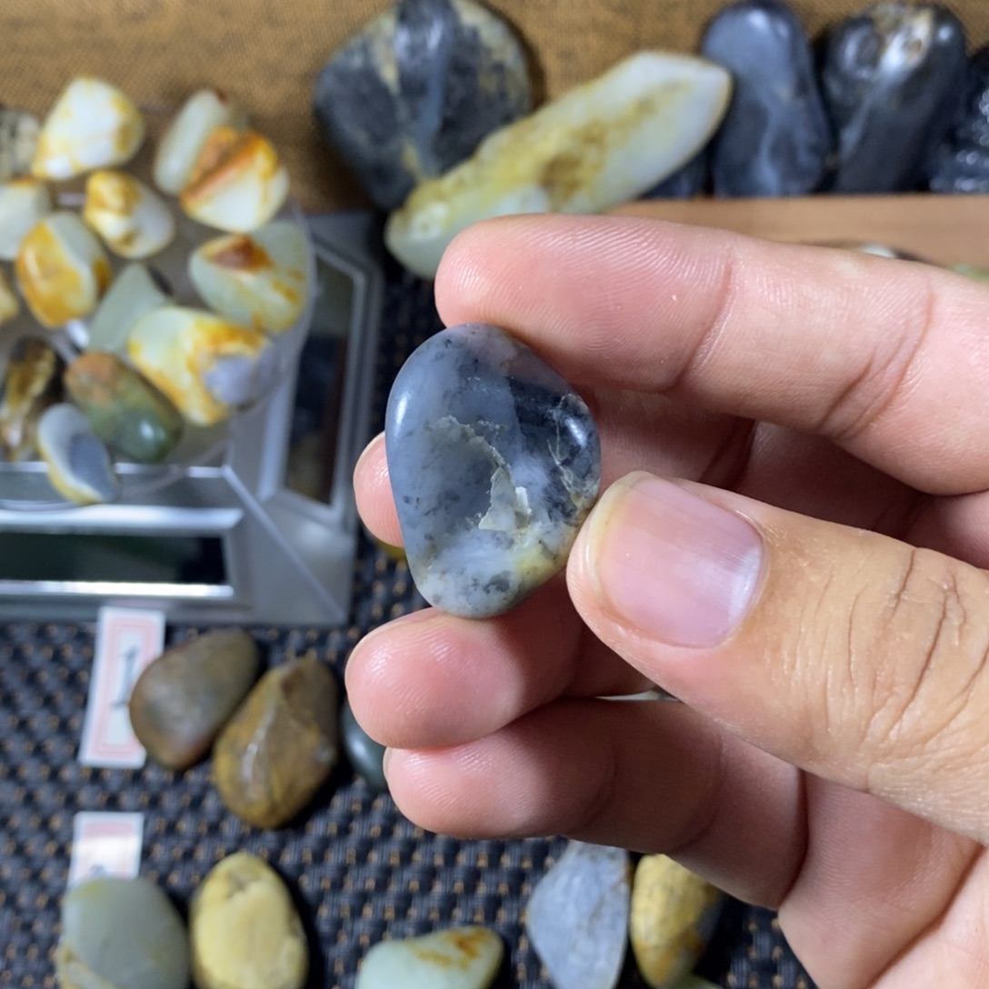 黄****和田玉（糖玉）未镶嵌挂件