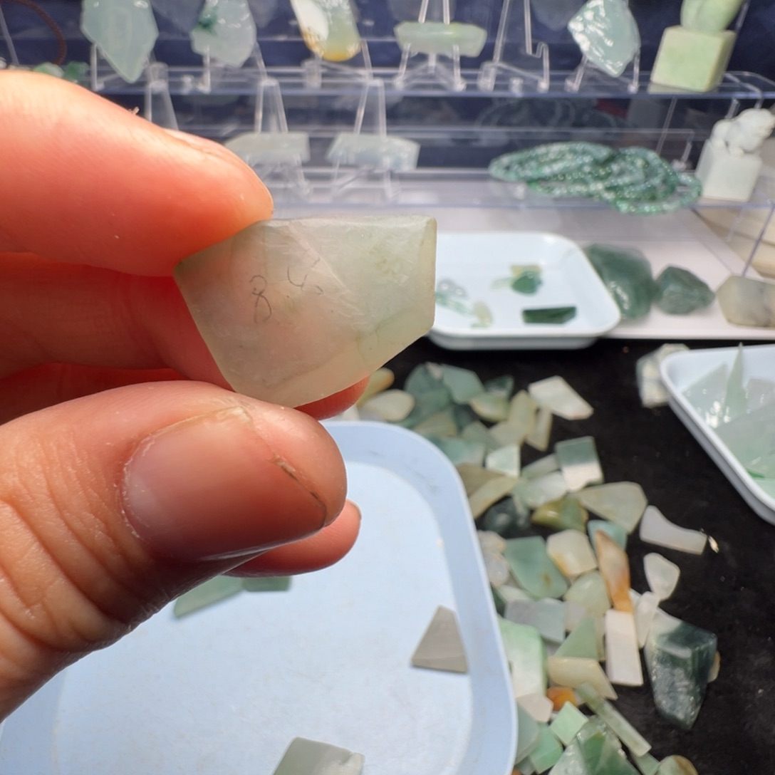 巫***哥翡翠裸石缅甸翡翠A货