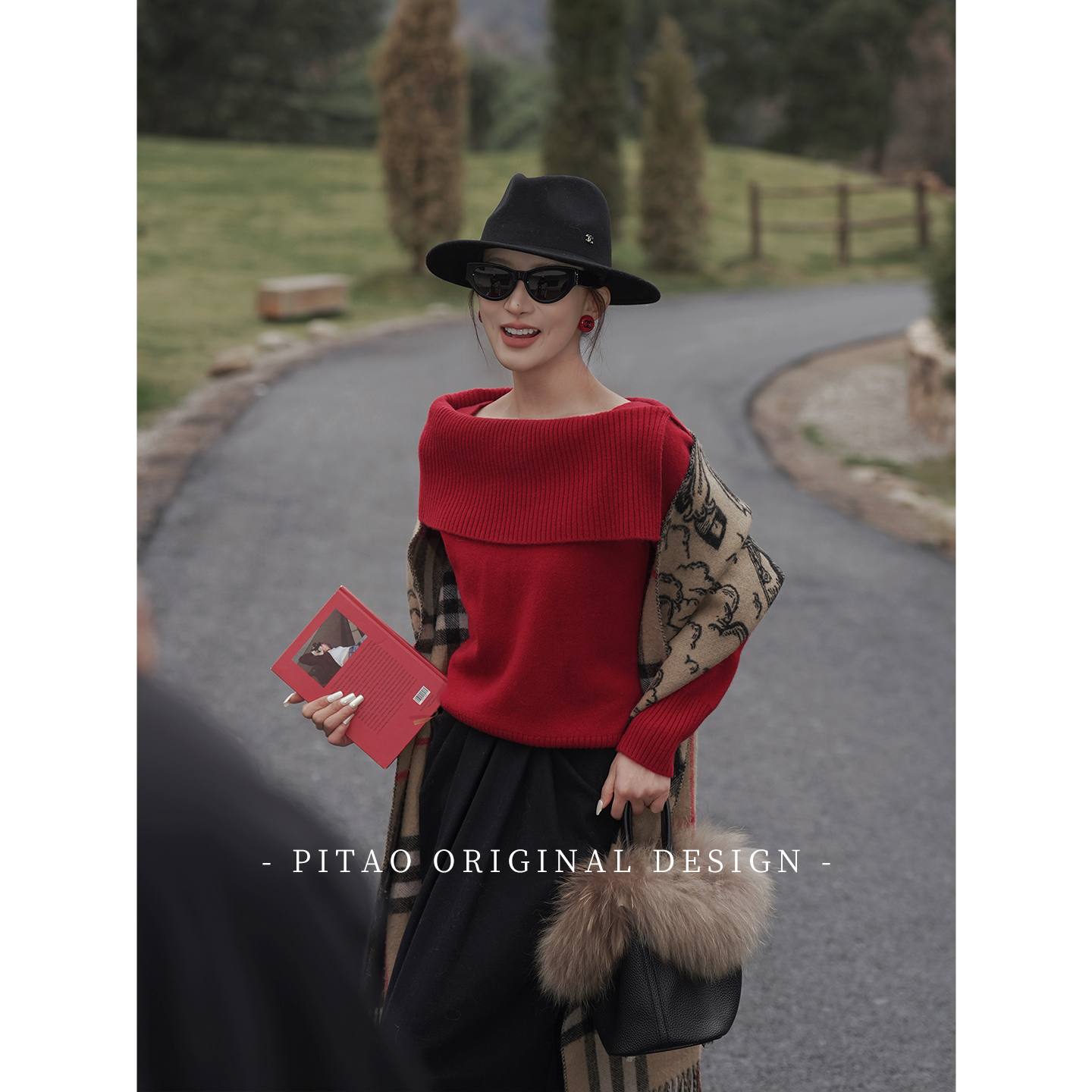 杜屁屁桃PITAO 原创【枫丹庄园】一字肩气质轻奢毛打底针织衫半裙