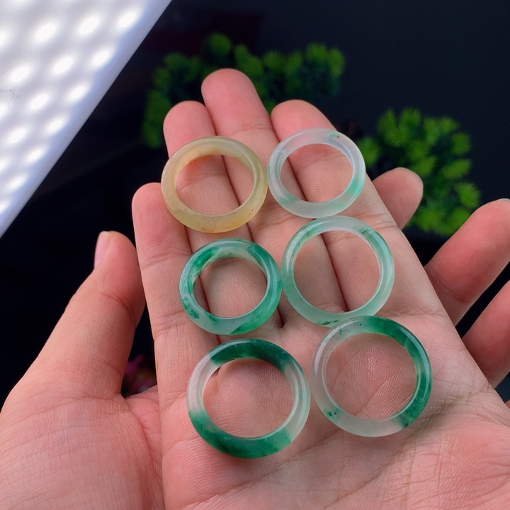 未镶嵌牌子石英质玉（非洲翠）溜*灞