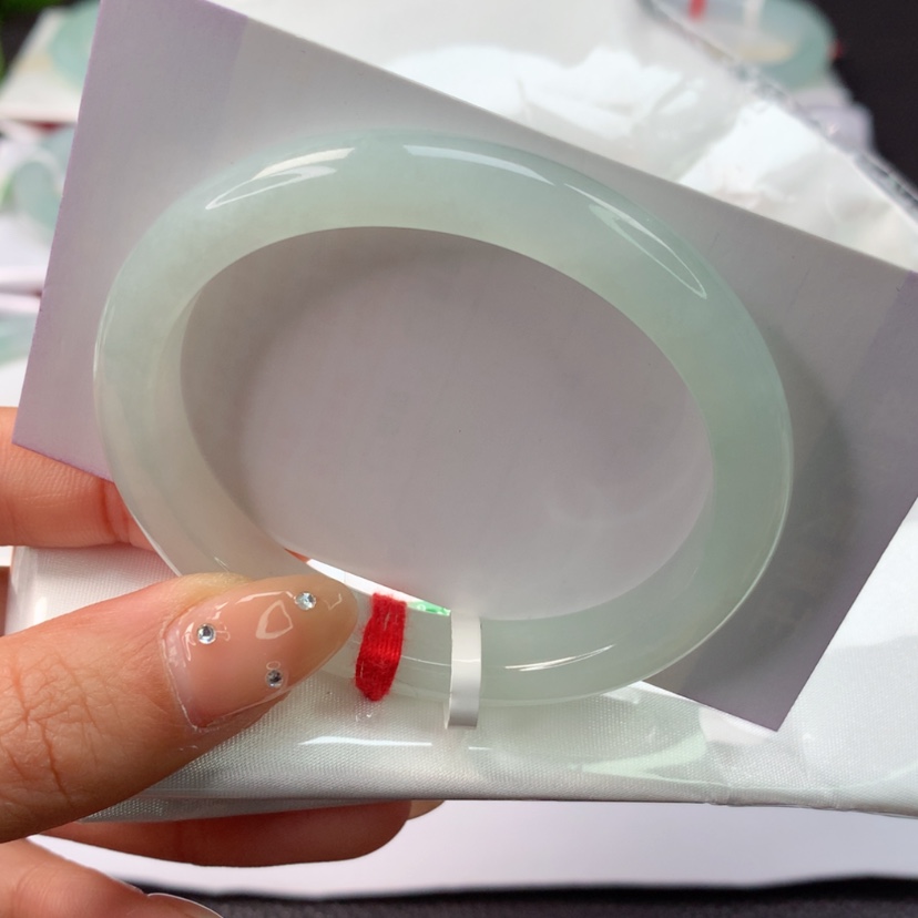 【闪购商品】翡翠手镯（贵妃镯）未镶嵌天然翡翠