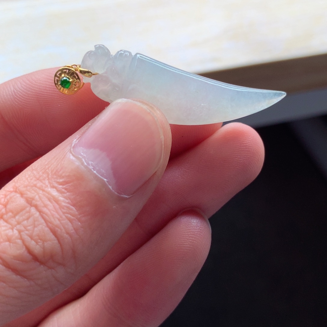 翡翠颈饰18K金镶嵌吊坠