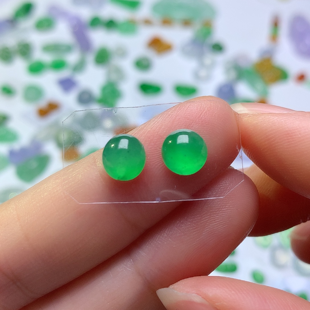 翡翠未镶嵌颈饰耳钉