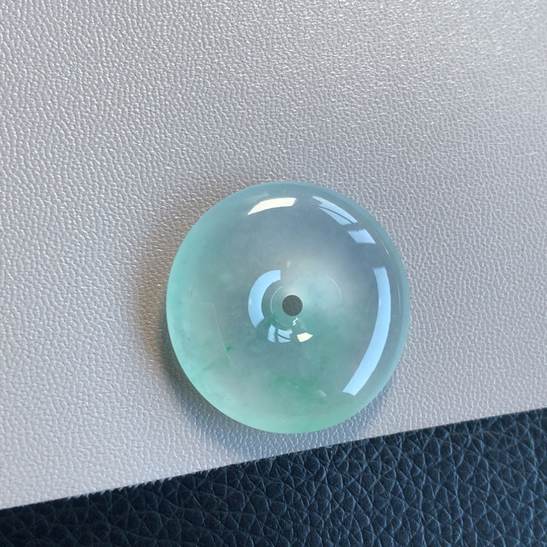 翡翠颈饰未镶嵌天然翡翠