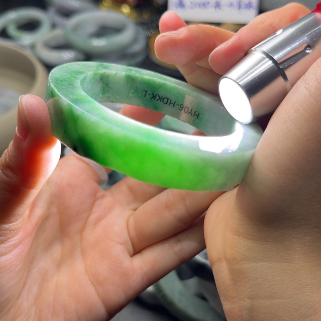 定制翡翠翡翠手镯未镶嵌翡翠手镯