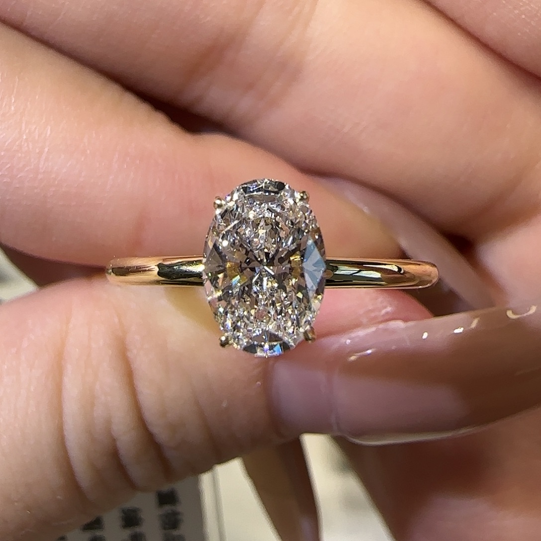 实验室培育钻石18K金镶嵌海莉1卡