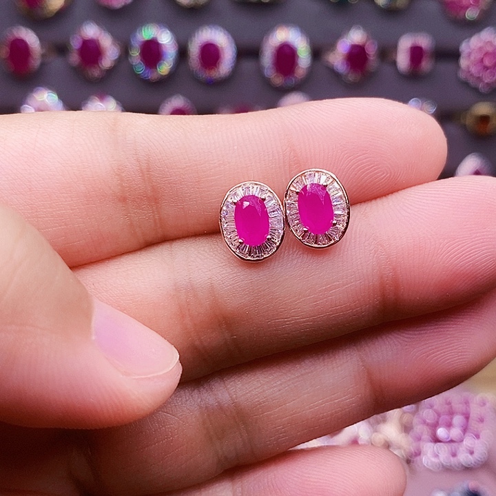 银S925镶嵌红宝石耳饰1