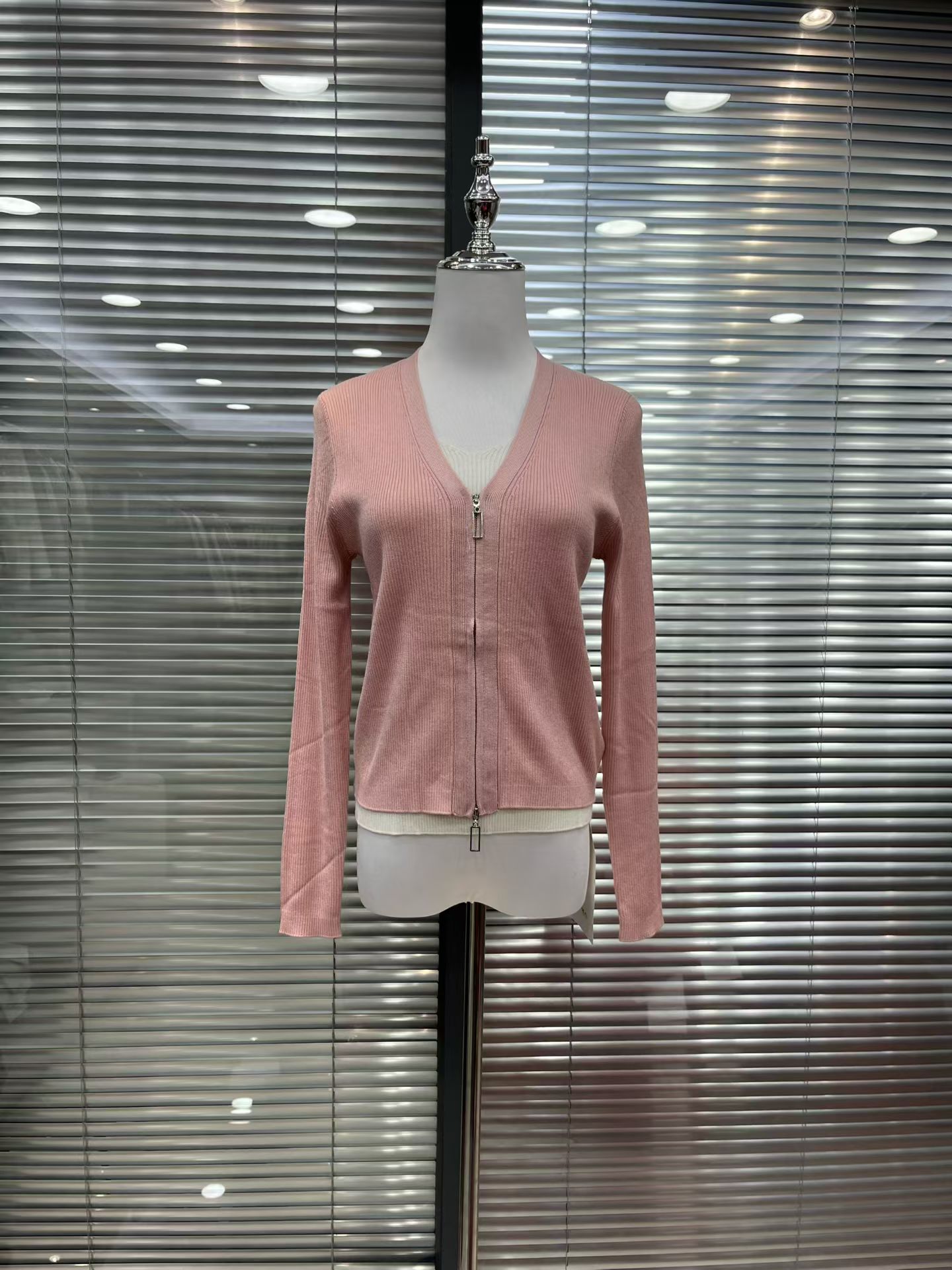 【思】薄款针织厚款拼接V领女毛针织衫毛衣显瘦针织衫短款
