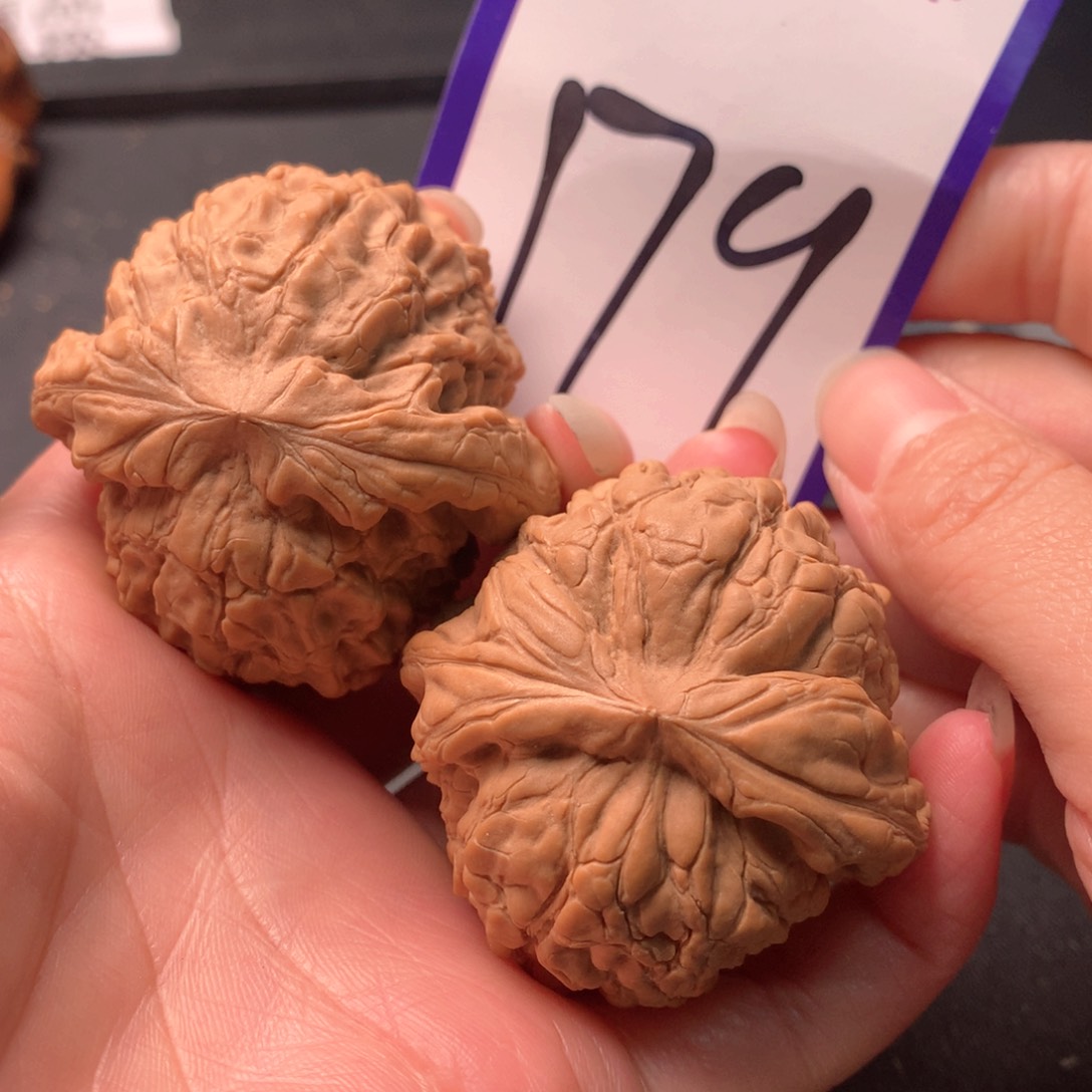 文玩核桃吊坠龙鼎