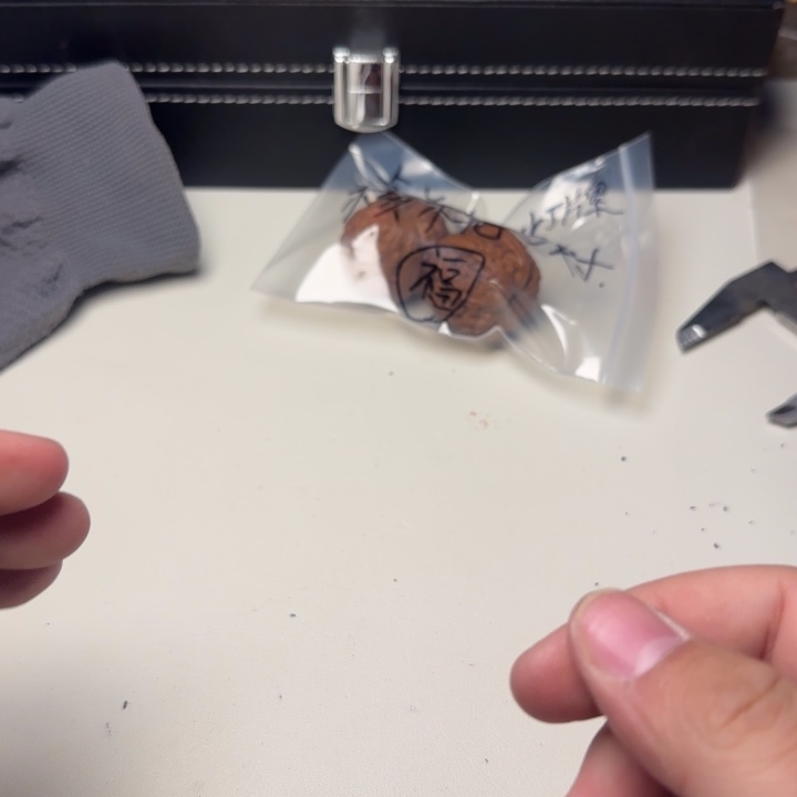 故***腻大叶紫檀（黑酸枝木类）