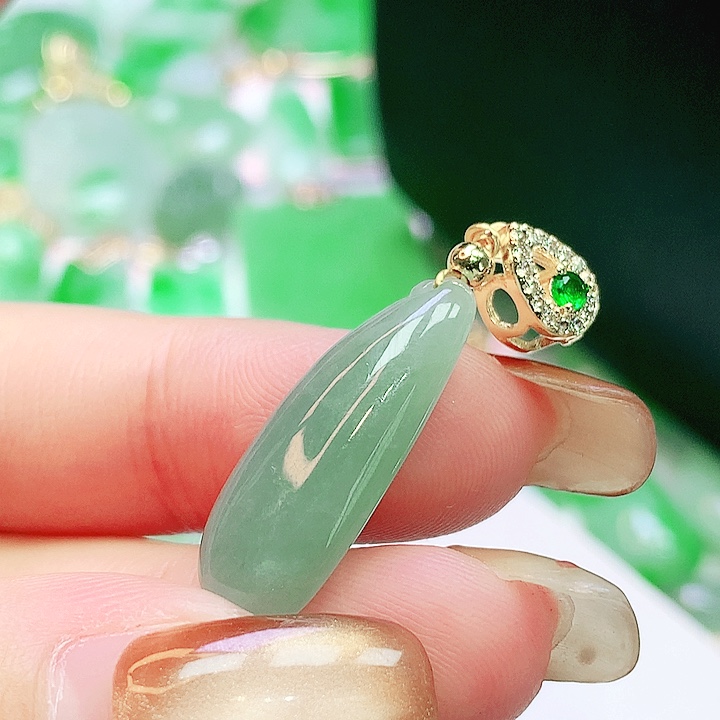 翡翠未镶嵌颈饰翡翠