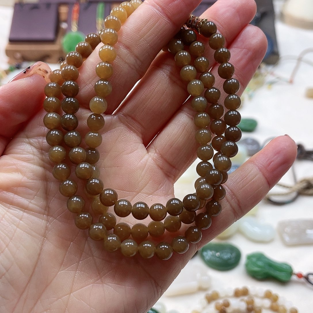 和田玉颈饰未镶嵌