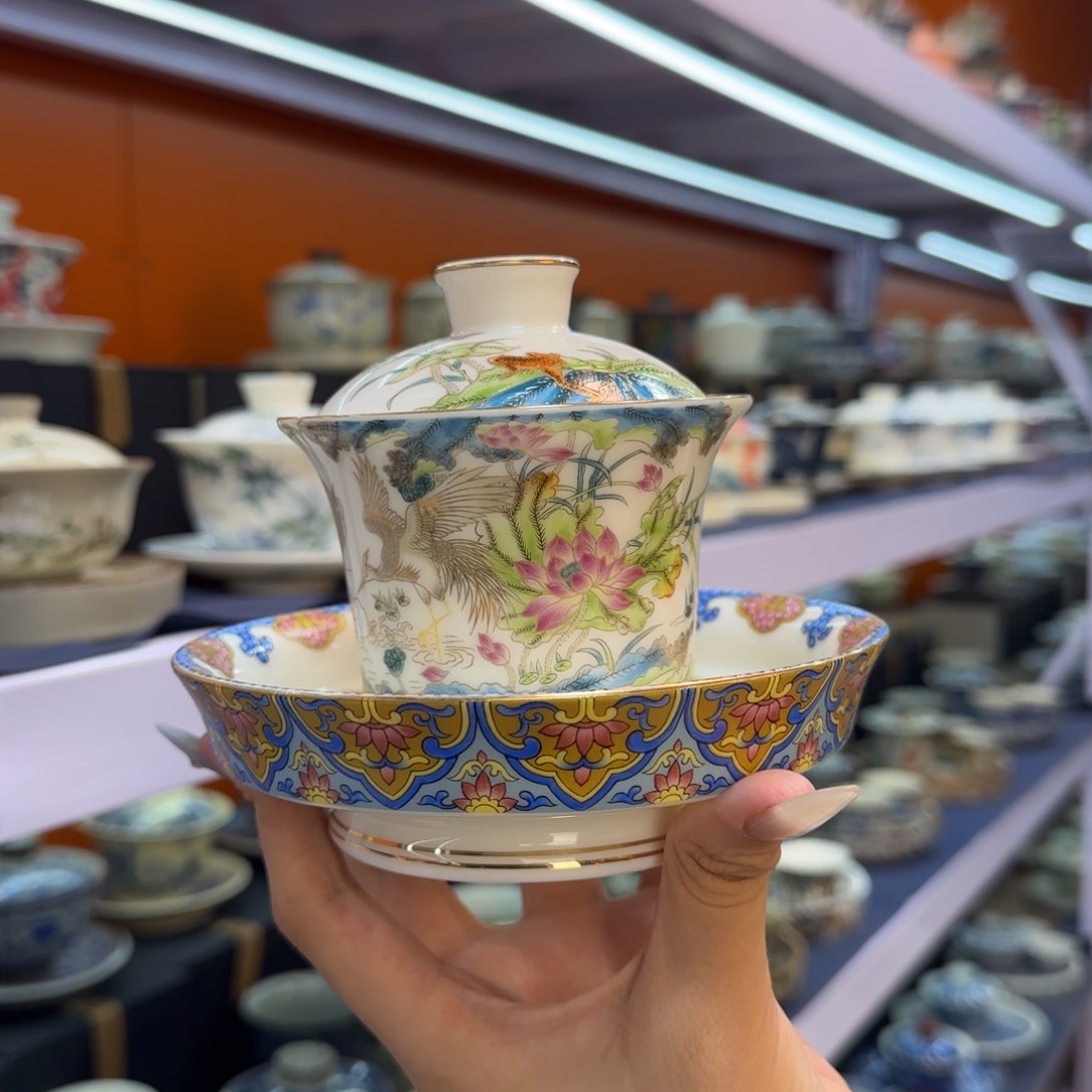 我在外面吃饭呢你在哪