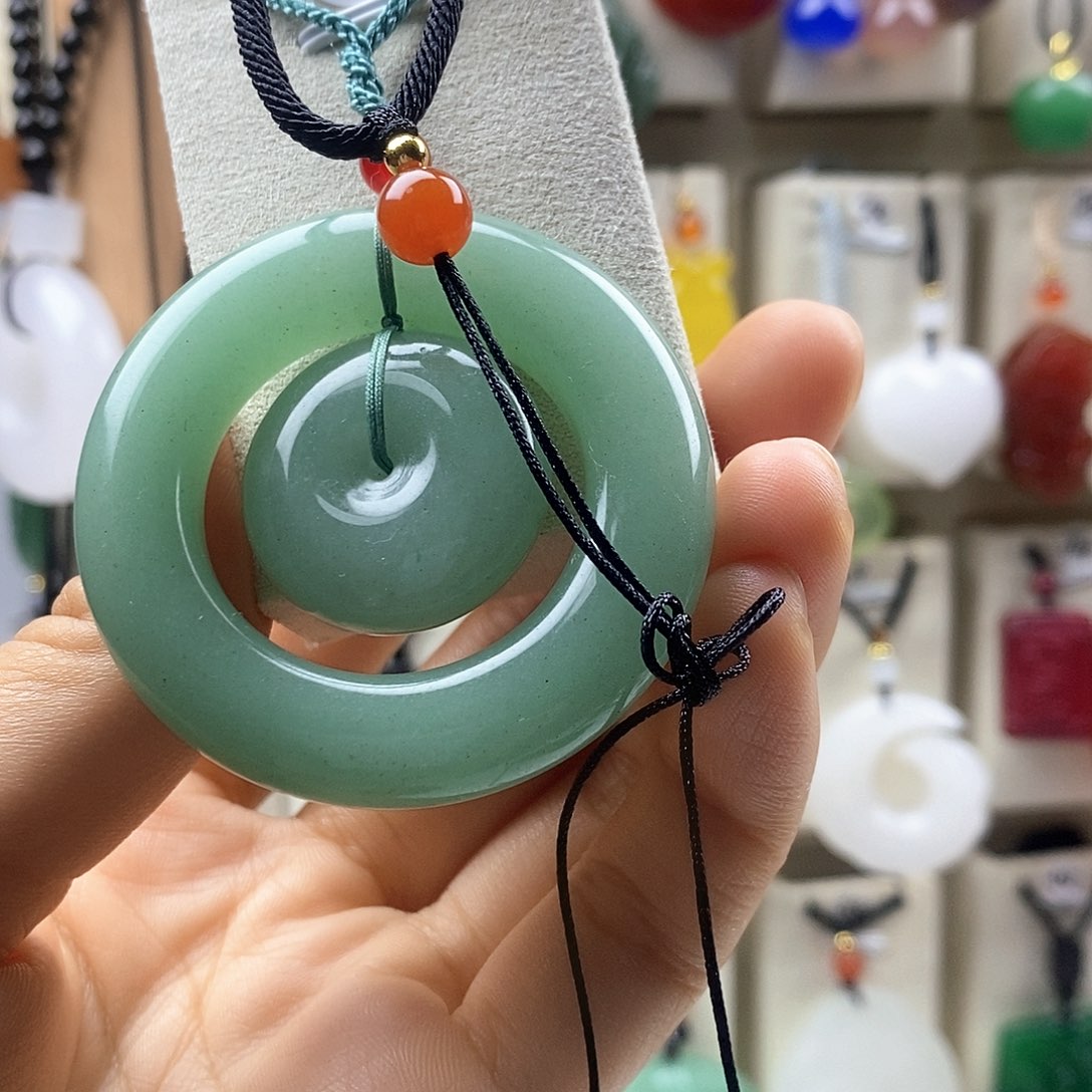 宫***r颈饰未镶嵌石英质玉