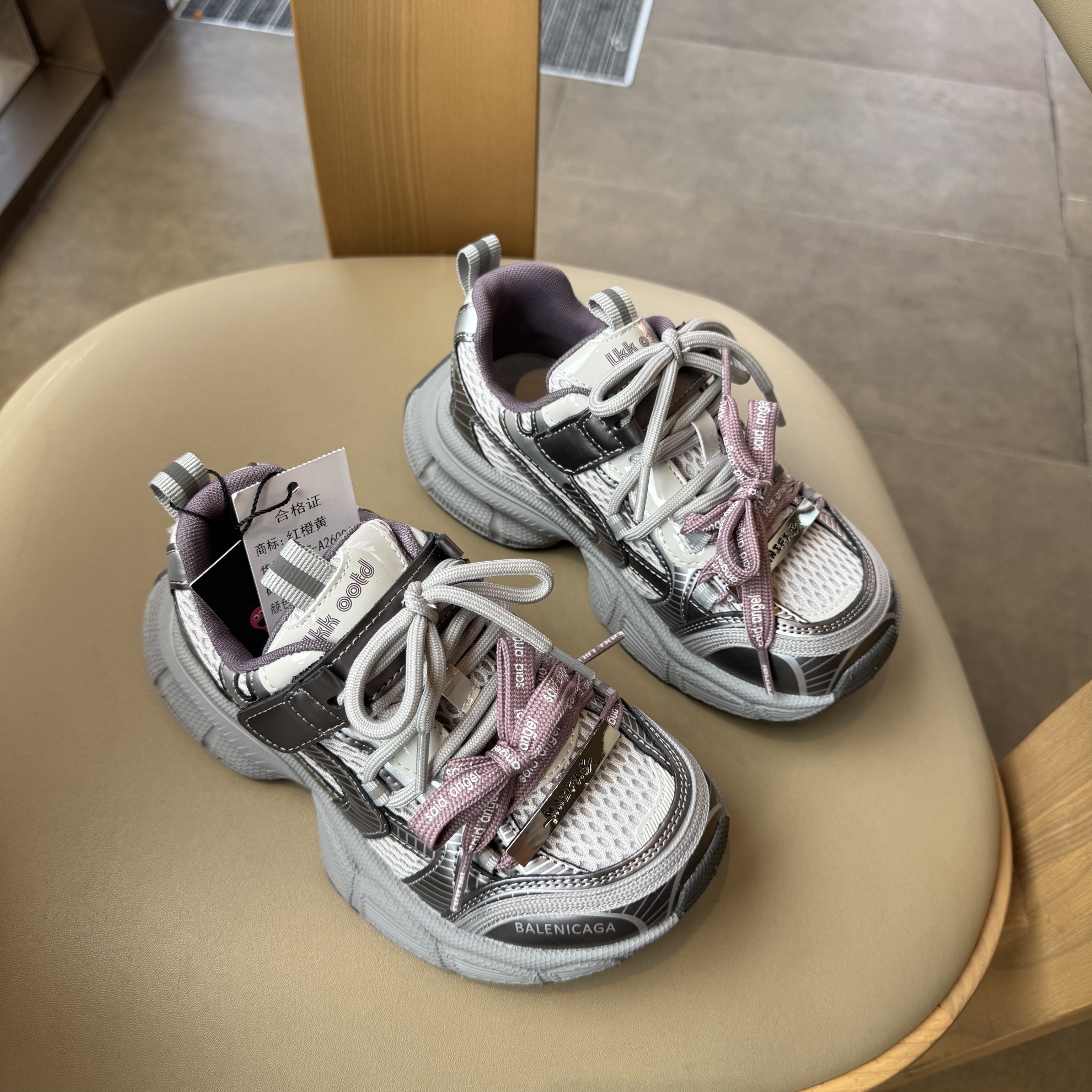 男女童新款加绒透气轻便防滑百搭时尚运动老爹鞋