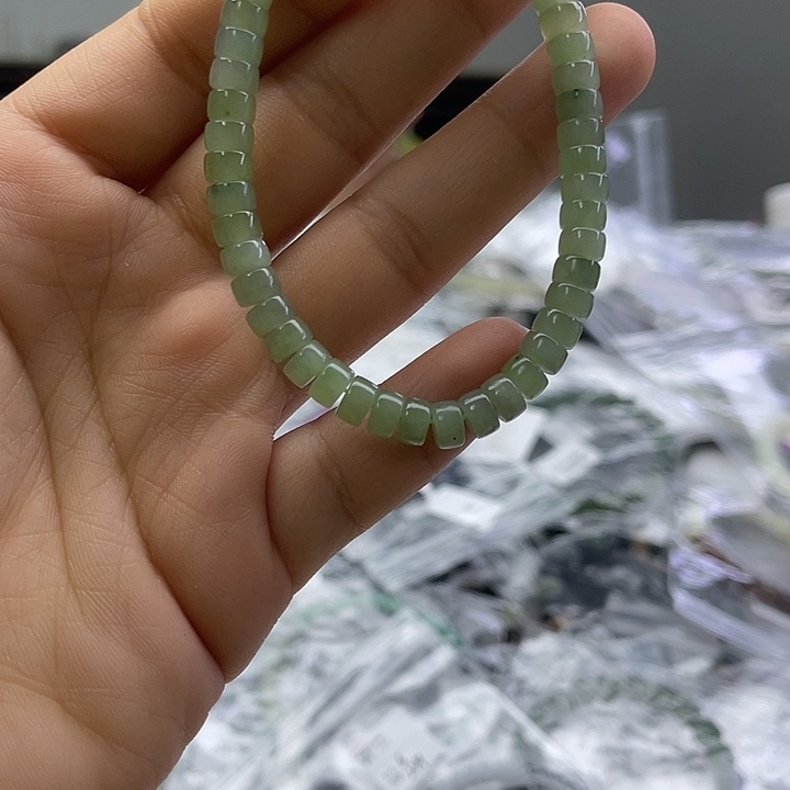 和田玉未镶嵌手串