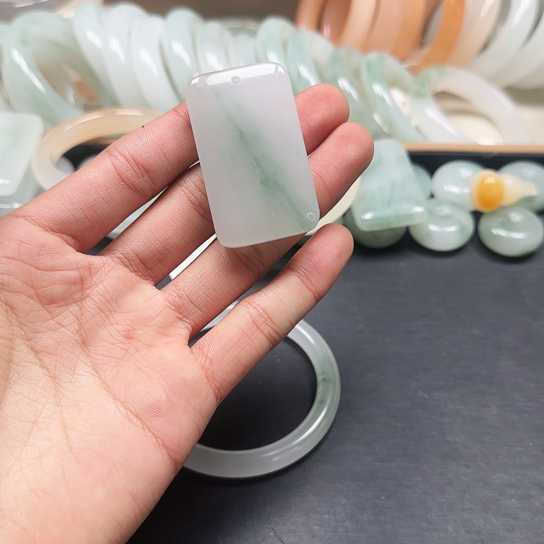 石英质玉未镶嵌吊坠(赠链)天山翠平安无事牌