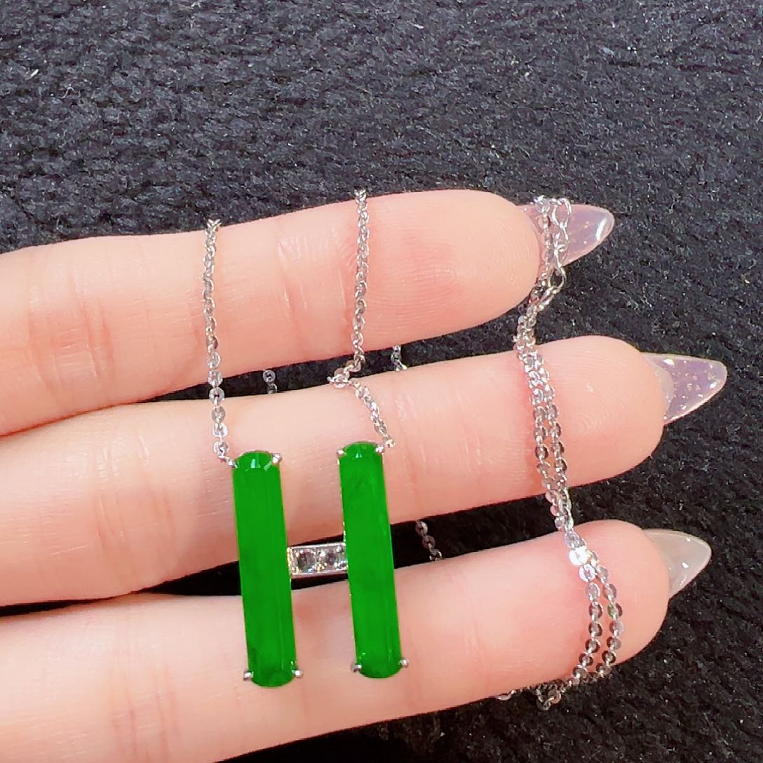 翡翠颈饰18K金镶嵌签收后24小时鉴赏期