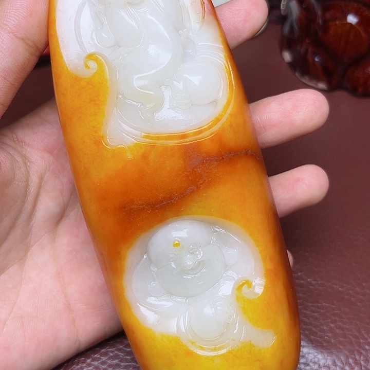 所***得和田玉未镶嵌颈饰