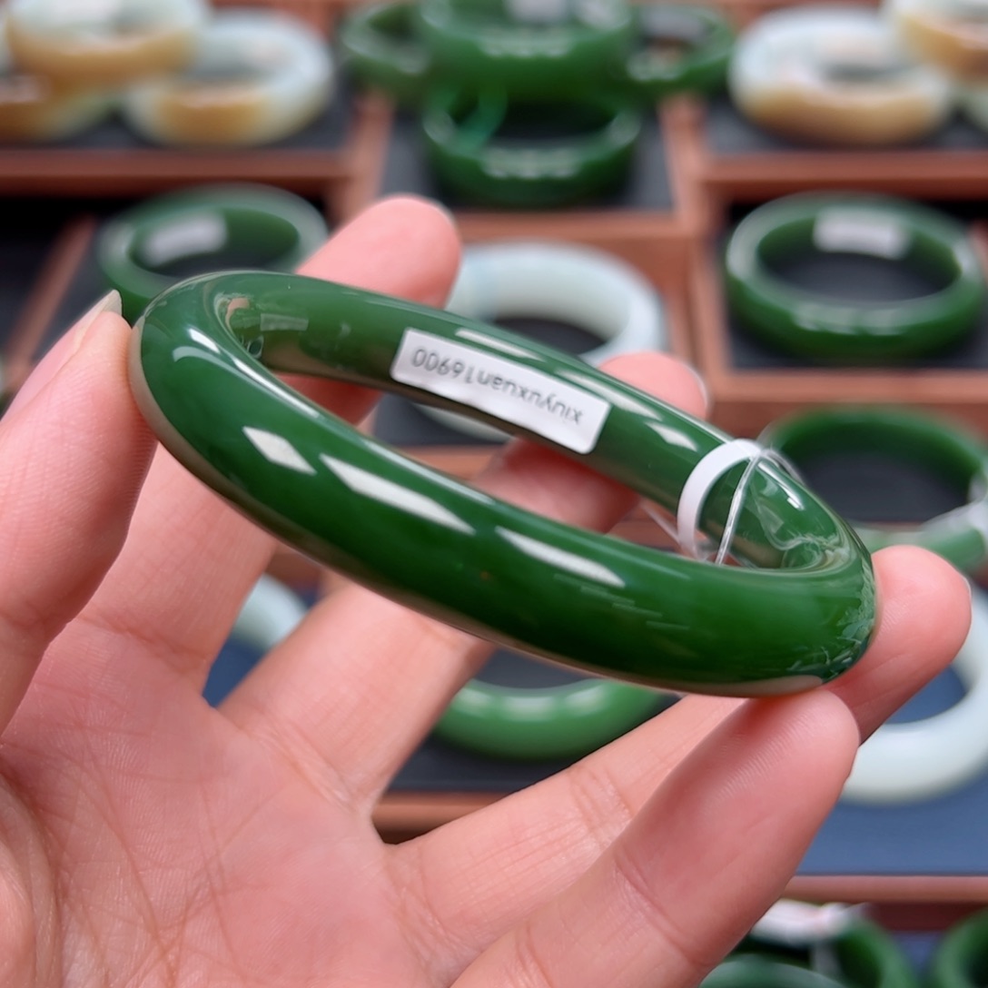 未镶嵌手镯和田玉（碧玉）