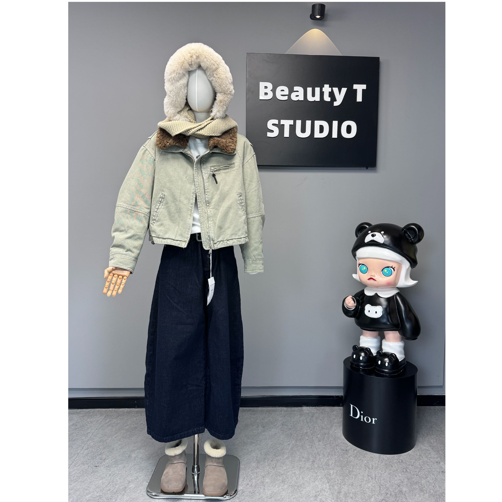 欧2025冬季新款羊羔毛领真毛卡其色羽绒服